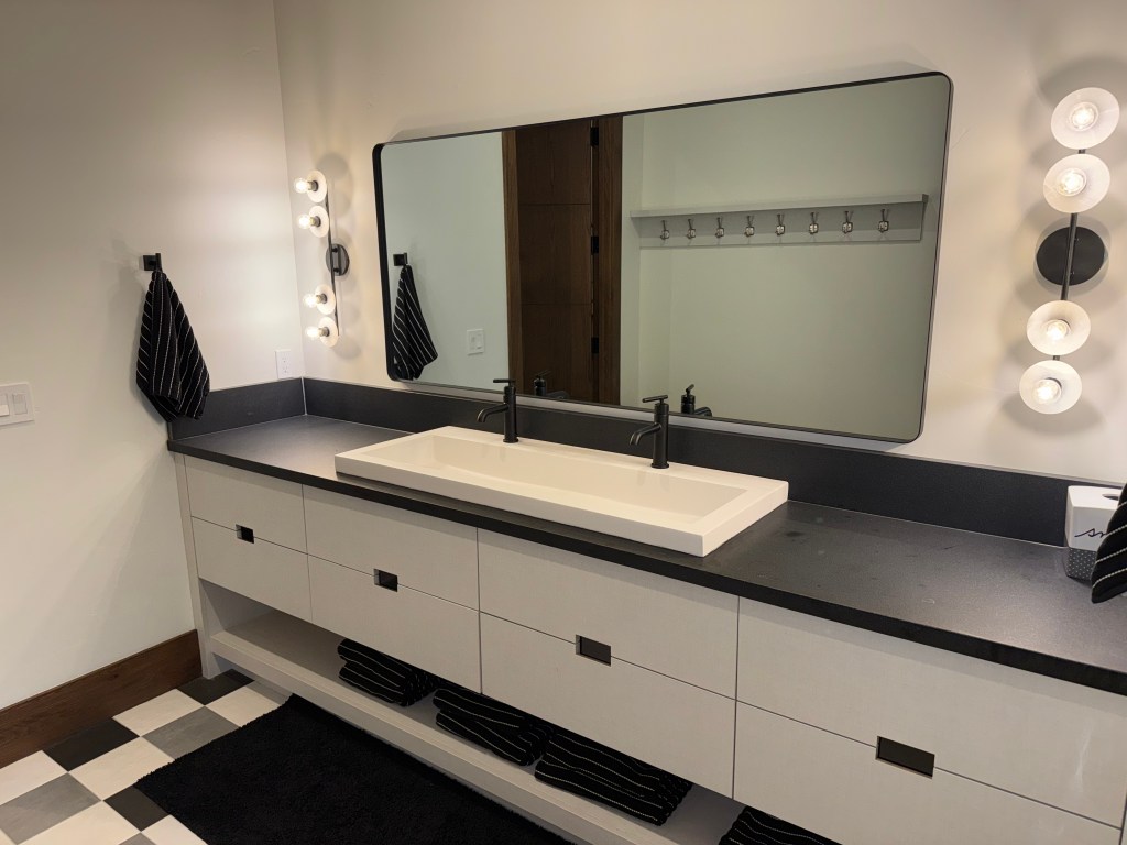 Bunk Room Bathroom Design: A Bold Black-and-White Bathroom Built for Kids